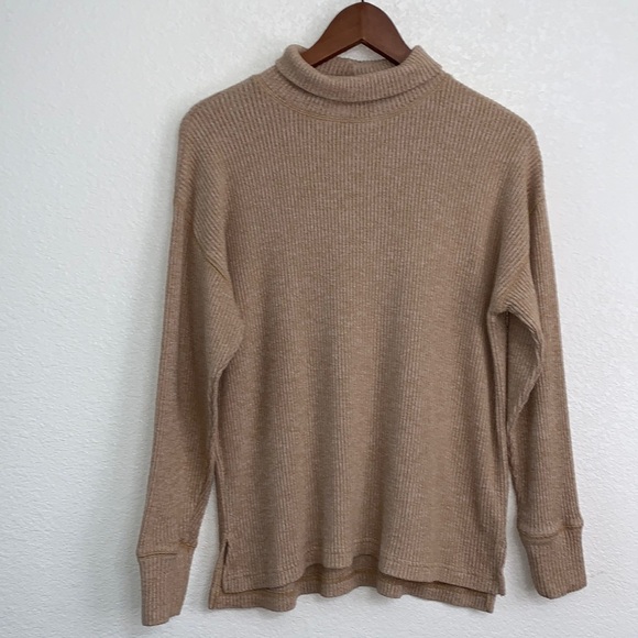J. Crew Turtleneck Beige Tan Waffle Knit Sweater XS Cozy Minimalist Roll Neck - Picture 1 of 13
